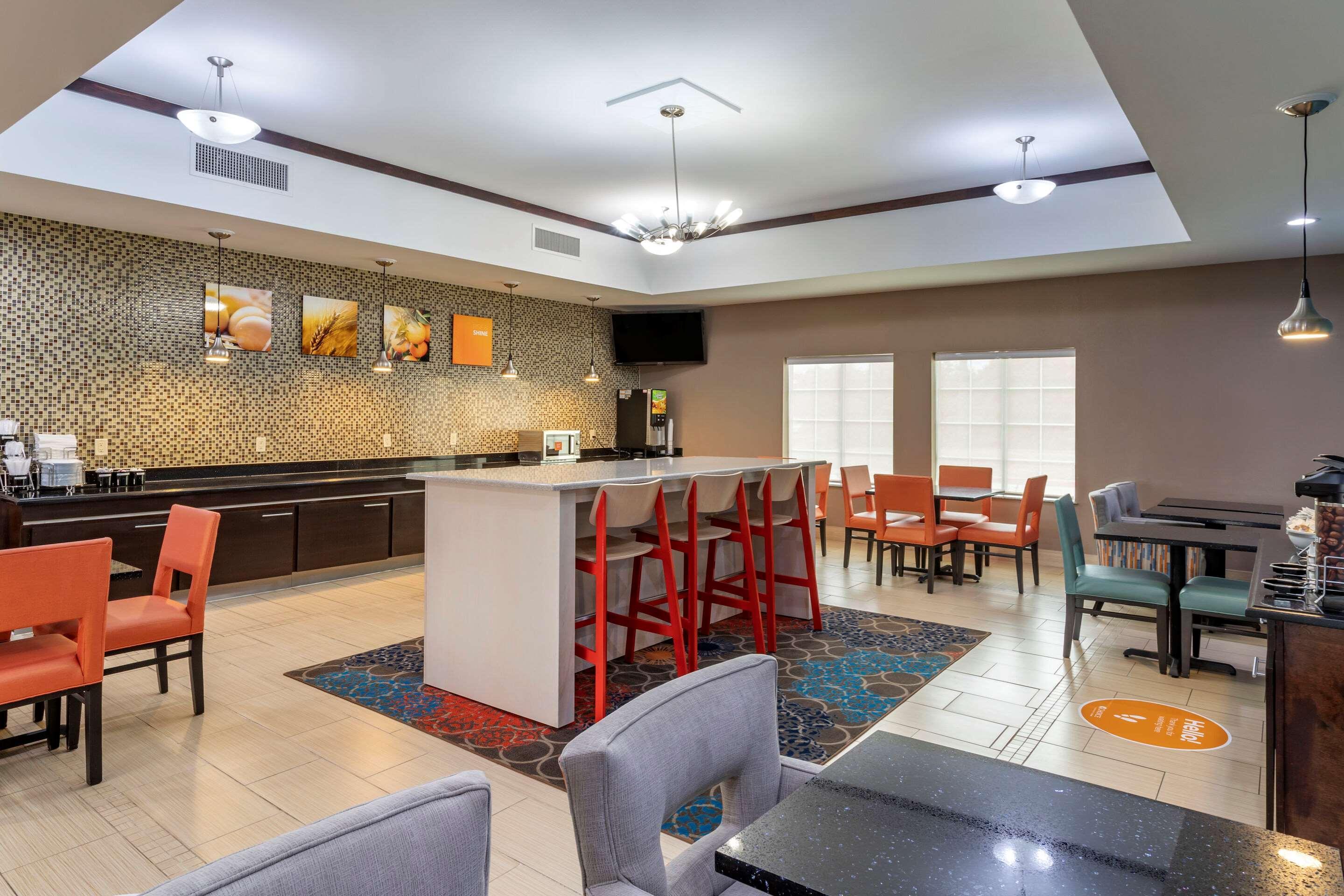 Comfort Inn & Suites Cleveland Exterior foto
